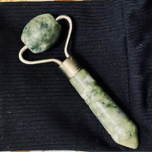 Green Jade Facial Roller